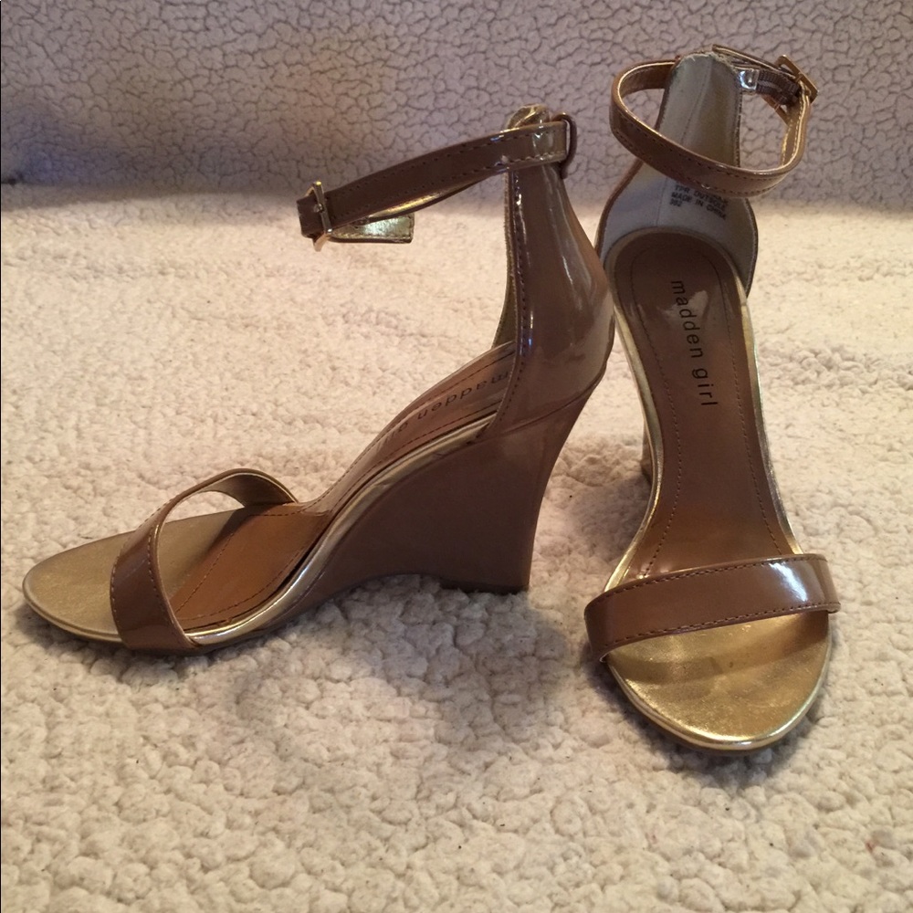Madden Girl wedges